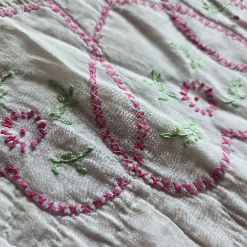 Vintage 1900s Quilt Pink White Hearts Prairie Point Binding Embroidered 90